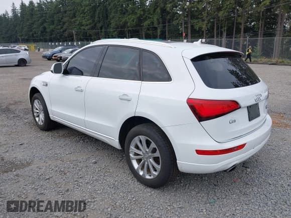 ✅ 2017 Audi Q5 Premium • VIN: WA1C2AFP1HA059284 • Lot: 43176534. Listed on IAAI with 76,060 mi. Free auction sales archive from the USA and detailed vehicle history report at DreamBid. Image 3.