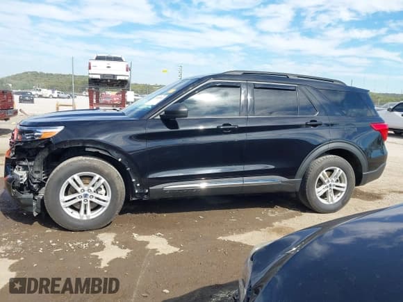 ✅ 2021 Ford Explorer XLT • VIN: 1FMSK8DH1MGB53223 • Lot: 43450963. Wystawiony na IAAI z przebiegiem 43 841 mil. Bezpłatny archiwum sprzedaży aukcyjnych z USA i szczegółowy raport historii pojazdu na DreamBid. Zdjęcie 14.