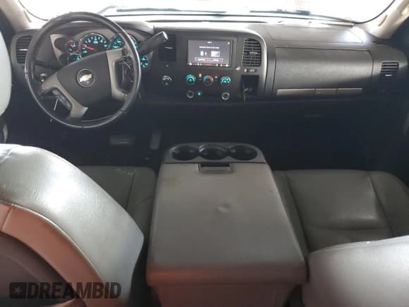 ✅ 2009 Chevrolet Silverado 1500 LT • VIN: 2GCEK290491129987 • Lot: 92348055. Listed on Copart with 267,398 mi. Free auction sales archive from the USA and detailed vehicle history report at DreamBid. Image 8.