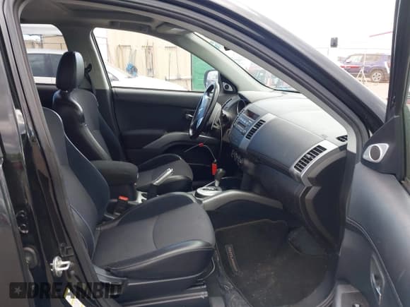 ✅ 2012 Mitsubishi Outlander SE • VIN: JA4AS3AW2CU027663 • Lot: 43143602. Wystawiony na IAAI z przebiegiem 108 859 mil. Bezpłatny archiwum sprzedaży aukcyjnych z USA i szczegółowy raport historii pojazdu na DreamBid. Zdjęcie 5.