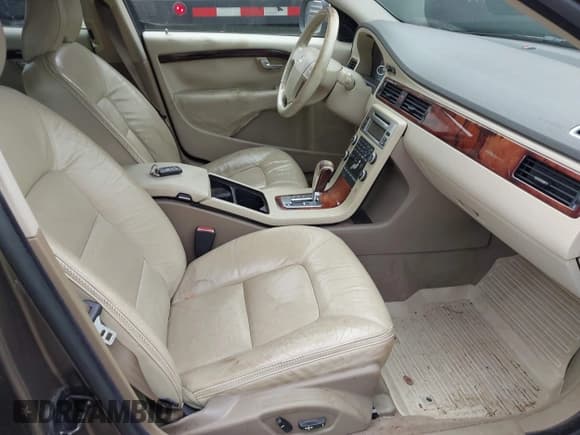 ✅ 2008 Volvo XC70 • VIN: YV4BZ982081001564 • Lot: 43686815. Listed on IAAI with 219,809 mi. Free auction sales archive from the USA and detailed vehicle history report at DreamBid. Image 5.
