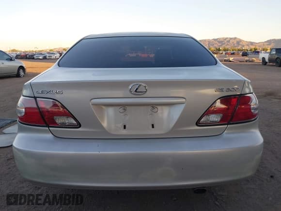 ✅ 2002 Lexus ES 300 • VIN: JTHBF30G620012760 • Лот: 43290803. Опубликован ранее на IAAI с пробегом 202 904 миль. Бесплатный доступ к архиву аукционных продаж из США и подробный отчёт об истории автомобиля на DreamBid. Изображение 16.
