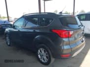 ✅ 2019 Ford Escape SEL • VIN: 1FMCU9HD2KUA85217 • Lot: 43121784. Wystawiony na IAAI z przebiegiem 72 456 mil. Bezpłatny archiwum sprzedaży aukcyjnych z USA i szczegółowy raport historii pojazdu na DreamBid. Zdjęcie 14.