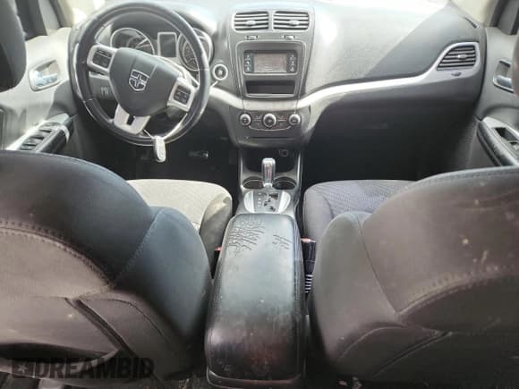 ✅ 2018 Dodge Journey SE • VIN: 3C4PDCAB2JT171535 • Lot: 85313975. Wystawiony na Copart z przebiegiem 145 885 mil. Bezpłatny archiwum sprzedaży aukcyjnych z USA i szczegółowy raport historii pojazdu na DreamBid. Zdjęcie 8.