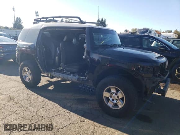 ✅ 2008 Toyota FJ Cruiser • VIN: JTEBU11F88K042580 • Lot: 87105735. Listed on Copart with 185,488 mi. Free auction sales archive from the USA and detailed vehicle history report at DreamBid. Image 4.