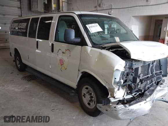 ✅ 2014 Chevrolet Express Passenger LT • VIN: 1GAZG1FG5E1103793 • Лот: 43636147. Опубликован ранее на IAAI с пробегом 190 818 миль. Бесплатный доступ к архиву аукционных продаж из США и подробный отчёт об истории автомобиля на DreamBid. Изображение 1.