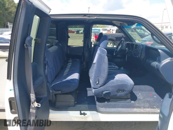 ✅ 1998 Chevrolet Silverado 1500 • VIN: 1GCEK19R1WR103438 • Lot: 43219836. Listed on IAAI with 98,590 mi. Free auction sales archive from the USA and detailed vehicle history report at DreamBid. Image 8.