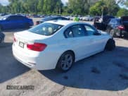 ✅ 2018 BMW 3 Series 330i • VIN: WBA8B9C5XJAE22247 • Lot: 43509744. Wystawiony na IAAI z przebiegiem 64 281 mil. Bezpłatny archiwum sprzedaży aukcyjnych z USA i szczegółowy raport historii pojazdu na DreamBid. Zdjęcie 4.