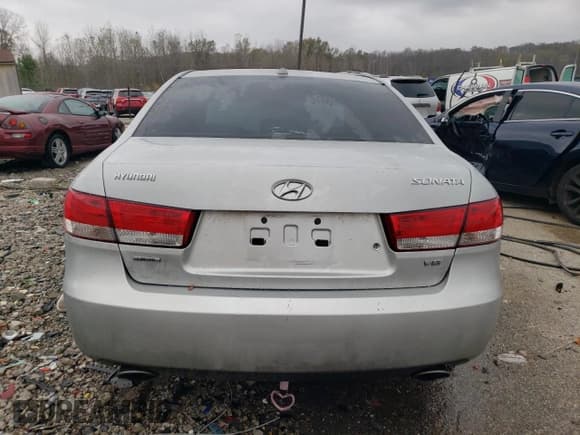 ✅ 2008 Hyundai Sonata SE • VIN: 5NPEU46F38H358088 • Лот: 80759784. Опубликован ранее на Copart с пробегом 180 214 миль. Бесплатный доступ к архиву аукционных продаж из США и подробный отчёт об истории автомобиля на DreamBid. Изображение 6.