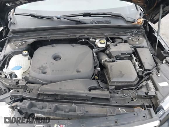 ✅ 2021 Volvo XC40 Momentum • VIN: YV4162UK4M2471473 • Lot: 43780178. Wystawiony na IAAI z przebiegiem 44 464 mil. Bezpłatny archiwum sprzedaży aukcyjnych z USA i szczegółowy raport historii pojazdu na DreamBid. Zdjęcie 10.