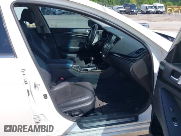 ✅ 2016 Kia Cadenza Premium • VIN: KNALN4D7XG5217952 • Lot: 42621423. Wystawiony na IAAI z przebiegiem 207 226 mil. Bezpłatny archiwum sprzedaży aukcyjnych z USA i szczegółowy raport historii pojazdu na DreamBid. Zdjęcie 5.