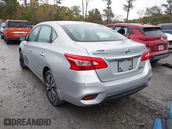 ✅ 2019 Nissan Sentra S • VIN: 3N1AB7AP6KY215574 • Лот: 43552240. Опубликован ранее на IAAI с пробегом 105 172 миль. Бесплатный доступ к архиву аукционных продаж из США и подробный отчёт об истории автомобиля на DreamBid. Изображение 3.
