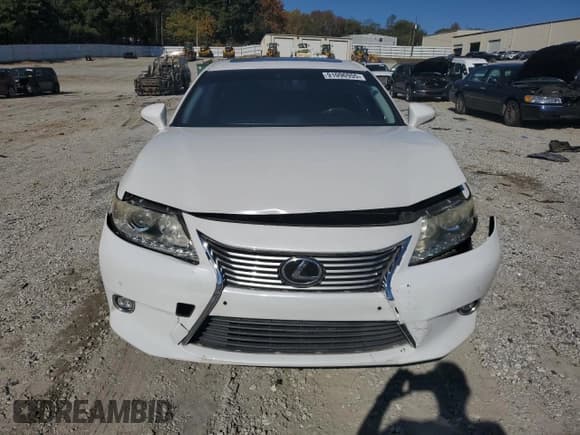 ✅ 2014 Lexus ES 330 • VIN: JTHBK1GG4E2106778 • Лот: 91096955. Опубликован ранее на Copart с пробегом 131 432 миль. Бесплатный доступ к архиву аукционных продаж из США и подробный отчёт об истории автомобиля на DreamBid. Изображение 5.