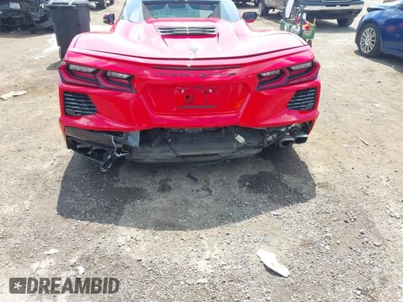 ✅ 2021 Chevrolet Corvette 3LT • VIN: 1G1YC3D43M5110776 • Lot: 42822499. Listed on IAAI with 26,440 mi. Free auction sales archive from the USA and detailed vehicle history report at DreamBid. Image 6.