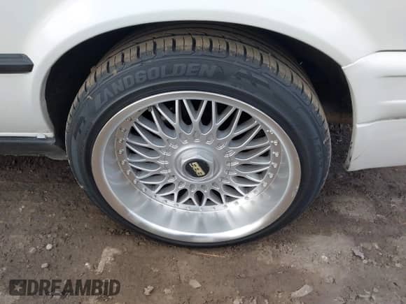 1990 BMW 3 Series с VIN WBABB2304LEC20159, выставлен на аукционе IAAI как лот 42037720 с пробегом 77 902 миль миль и . История ставок и продаж доступна на DreamBid. Изображение 15.