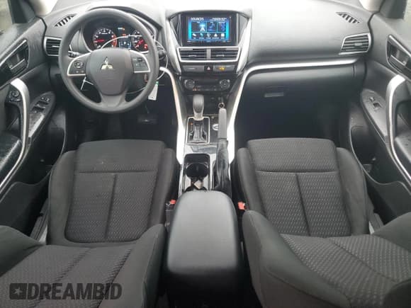 ✅ 2018 Mitsubishi Eclipse Cross ES • VIN: JA4AT3AA6JZ064202 • Лот: 82279495. Опубликован ранее на Copart с пробегом 128 201 миль. Бесплатный доступ к архиву аукционных продаж из США и подробный отчёт об истории автомобиля на DreamBid. Изображение 8.