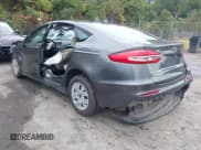 ✅ 2020 Ford Fusion S • VIN: 3FA6P0G70LR161886 • Lot: 43294549. Wystawiony na IAAI z przebiegiem 80 292 mil. Bezpłatny archiwum sprzedaży aukcyjnych z USA i szczegółowy raport historii pojazdu na DreamBid. Zdjęcie 3.