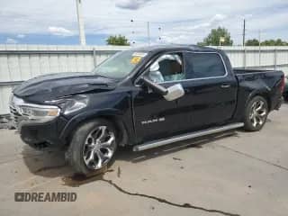 2019 Ram 1500 Longhorn с VIN 1C6SRFKT2KN777124, выставлен на аукционе Copart как лот 66843655 с пробегом 112 355 миль миль и Списание • Salvage title. История ставок и продаж доступна на DreamBid. Изображение 1.