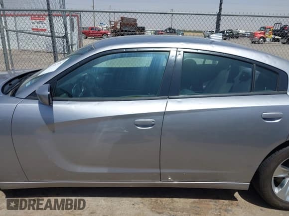 ✅ 2018 Dodge Charger SXT Plus • VIN: 2C3CDXHG6JH133603 • Lot: 42562483. Listed on IAAI with 138,051 mi. Free auction sales archive from the USA and detailed vehicle history report at DreamBid. Image 14.