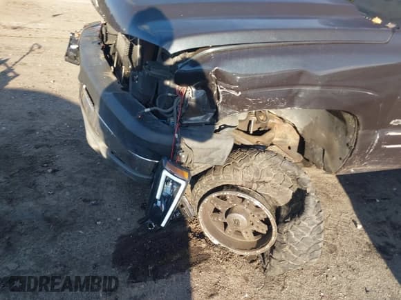 ✅ 2005 Chevrolet Silverado 2500HD LS • VIN: 1GCHK29U05E326924 • Лот: 43746774. Опубликован ранее на IAAI с пробегом 212 811 миль. Бесплатный доступ к архиву аукционных продаж из США и подробный отчёт об истории автомобиля на DreamBid. Изображение 18.