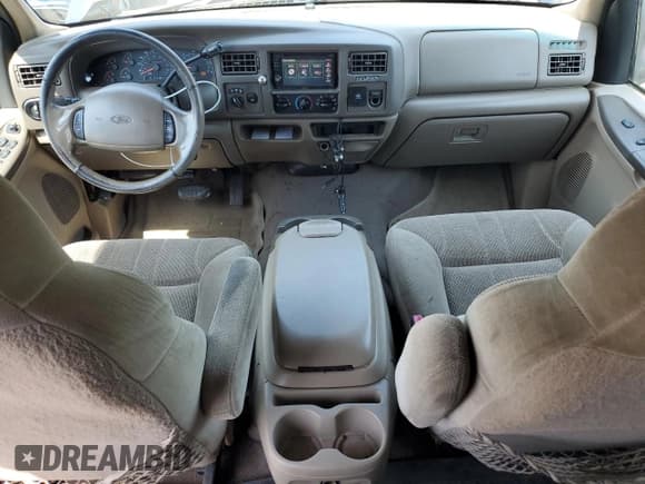 ✅ 2000 Ford Excursion XLT • VIN: 1FMNU41S3YEB85849 • Lot: 50221845. Wystawiony na Copart z przebiegiem 196 484 mil. Bezpłatny archiwum sprzedaży aukcyjnych z USA i szczegółowy raport historii pojazdu na DreamBid. Zdjęcie 8.