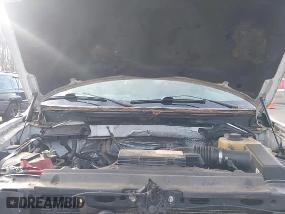 ✅ 2012 Ford F-150 XL • VIN: 1FTFX1EF4CFB05375 • Lot: 43812749. Wystawiony na IAAI z przebiegiem 176 311 mil. Bezpłatny archiwum sprzedaży aukcyjnych z USA i szczegółowy raport historii pojazdu na DreamBid. Zdjęcie 10.