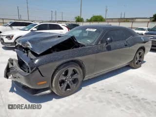 ✅ 2014 Dodge Challenger R/T Plus • VIN: 2C3CDYBT0EH122467 • Lot: 58392365. Wystawiony na Copart z przebiegiem 136 793 mil. Bezpłatny archiwum sprzedaży aukcyjnych z USA i szczegółowy raport historii pojazdu na DreamBid. Zdjęcie 1.