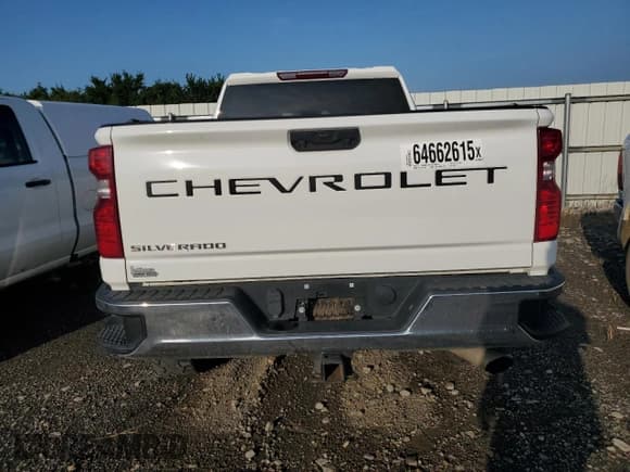 ✅ 2021 Chevrolet Silverado 2500HD Work Truck • VIN: 1GC4YLE71MF275932 • Lot: 64662615. Wystawiony na Copart z przebiegiem Nie podano. Bezpłatny archiwum sprzedaży aukcyjnych z USA i szczegółowy raport historii pojazdu na DreamBid. Zdjęcie 6.
