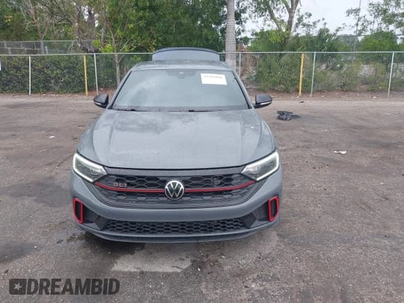 ✅ 2024 Volkswagen Jetta 40th Anniversary Edition • VIN: 3VW9T7BU7RM003590 • Lot: 42181046. Wystawiony na IAAI z przebiegiem 20 777 mil. Bezpłatny archiwum sprzedaży aukcyjnych z USA i szczegółowy raport historii pojazdu na DreamBid. Zdjęcie 13.