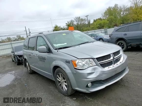 ✅ 2019 Dodge Grand Caravan SXT • VIN: 2C4RDGCG2KR695779 • Лот: 86435315. Опубликован ранее на Copart с пробегом 151 878 миль. Бесплатный доступ к архиву аукционных продаж из США и подробный отчёт об истории автомобиля на DreamBid. Изображение 14.