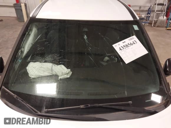 ✅ 2020 Nissan Kicks S • VIN: 3N1CP5BV5LL493103 • Lot: 43585643. Listed on IAAI with 50,637 mi. Free auction sales archive from the USA and detailed vehicle history report at DreamBid. Image 19.