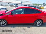 ✅ 2015 Ford Focus SE • VIN: 1FADP3F22FL228683 • Lot: 43024170. Wystawiony na IAAI z przebiegiem 148 765 mil. Bezpłatny archiwum sprzedaży aukcyjnych z USA i szczegółowy raport historii pojazdu na DreamBid. Zdjęcie 15.