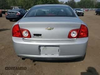 2010 Chevrolet Malibu 1LT z VIN 1G1ZC5EB0AF241943, wystawiony jako Copart lot #83799195 z przebiegiem 83 137 mil mil oraz Szkoda całkowita • Salvage title. Historia ofert i sprzedaży dostępna na DreamBid. Obrazek 6.