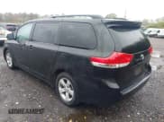 ✅ 2012 Toyota Sienna LE AAS • VIN: 5TDKK3DC0CS277578 • Lot: 43340372. Wystawiony na IAAI z przebiegiem 257 614 mil. Bezpłatny archiwum sprzedaży aukcyjnych z USA i szczegółowy raport historii pojazdu na DreamBid. Zdjęcie 3.