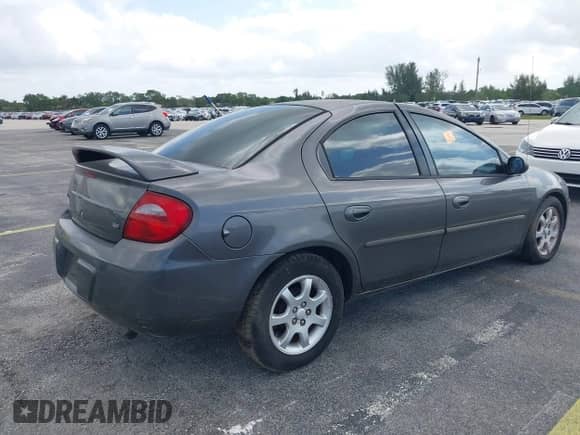 2003 Dodge Neon SXT z VIN 1B3ES56C43D247003, wystawiony jako IAAI lot #42111917 z przebiegiem 115 107 mil mil oraz . Historia ofert i sprzedaży dostępna na DreamBid. Obrazek 4.