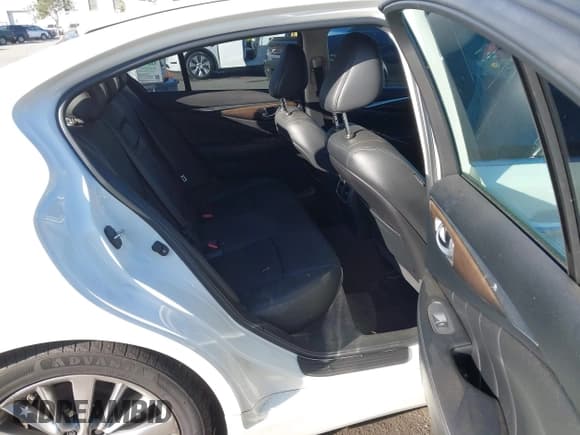 ✅ 2019 Infiniti Q50 Luxe • VIN: JN1EV7AP8KM519758 • Lot: 43408442. Listed on IAAI with 94,434 mi. Free auction sales archive from the USA and detailed vehicle history report at DreamBid. Image 8.