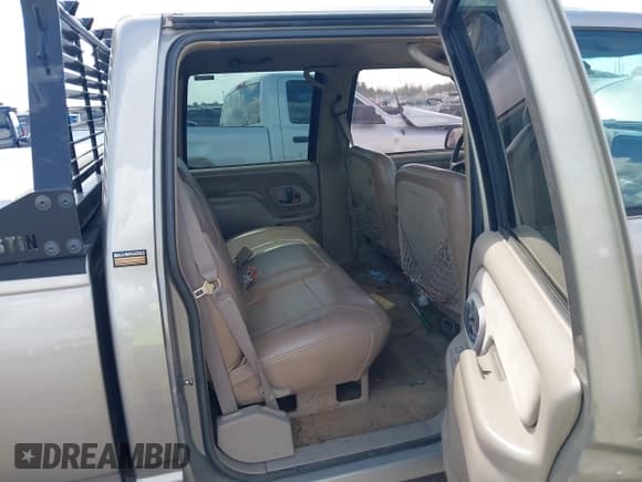 ✅ 1999 Chevrolet Silverado 2500 • VIN: 1GCGC23R0XF038900 • Lot: 43395745. Wystawiony na IAAI z przebiegiem 339 421 mil. Bezpłatny archiwum sprzedaży aukcyjnych z USA i szczegółowy raport historii pojazdu na DreamBid. Zdjęcie 8.