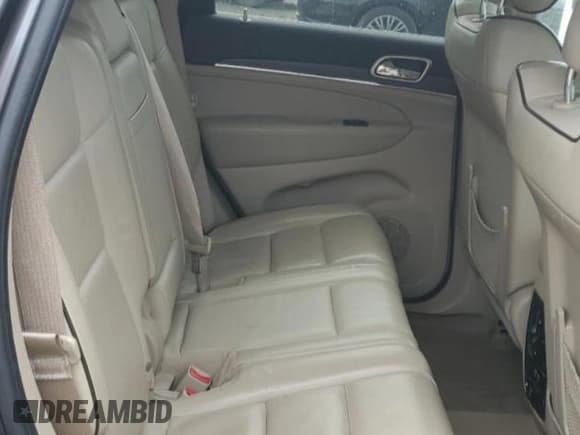 ✅ 2015 Jeep Grand Cherokee Overland • VIN: 1C4RJFCG0FC848046 • Lot: 49514795. Wystawiony na Copart z przebiegiem 212 688 mil. Bezpłatny archiwum sprzedaży aukcyjnych z USA i szczegółowy raport historii pojazdu na DreamBid. Zdjęcie 11.