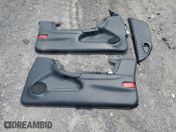 ✅ 2002 Pontiac Grand Prix GT • VIN: 1G2WP12KX2F162720 • Лот: 64205605. Опубликован ранее на Copart с пробегом 181 542 миль. Бесплатный доступ к архиву аукционных продаж из США и подробный отчёт об истории автомобиля на DreamBid. Изображение 12.