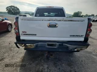 ✅ 2004 Chevrolet Silverado 2500 LS • VIN: 1GCGK23U54F156878 • Lot: 64216805. Wystawiony na Copart z przebiegiem 202 263 mil. Bezpłatny archiwum sprzedaży aukcyjnych z USA i szczegółowy raport historii pojazdu na DreamBid. Zdjęcie 6.
