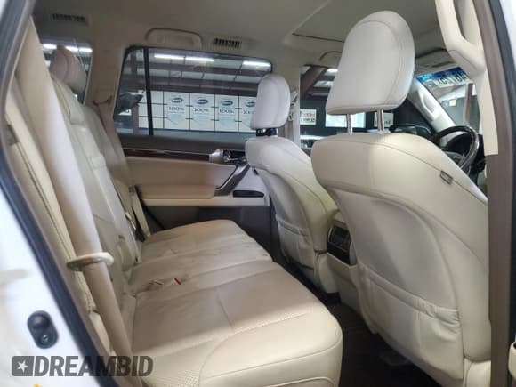 ✅ 2014 Lexus GX 460 Luxury • VIN: JTJJM7FX8E5071718 • Lot: 65146725. Wystawiony na Copart z przebiegiem 144 965 mil. Bezpłatny archiwum sprzedaży aukcyjnych z USA i szczegółowy raport historii pojazdu na DreamBid. Zdjęcie 11.