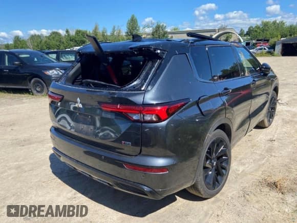 ✅ 2024 Mitsubishi Outlander SEL • VIN: JA4J4WA81RZ633156 • Лот: 65246715. Опубликован ранее на Copart с пробегом 8 333 миль. Бесплатный доступ к архиву аукционных продаж из США и подробный отчёт об истории автомобиля на DreamBid. Изображение 4.