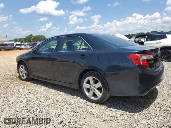 2014 Toyota Camry L z VIN 4T1BF1FK2EU749996, wystawiony jako Copart lot #65097765 z przebiegiem 94 797 mil mil oraz Szkoda całkowita • Salvage title. Historia ofert i sprzedaży dostępna na DreamBid. Obrazek 2.