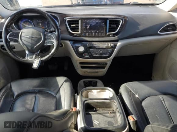 ✅ 2019 Chrysler Pacifica Touring L • VIN: 2C4RC1BG1KR506542 • Лот: 90069915. Опубликован ранее на Copart с пробегом 51 048 миль. Бесплатный доступ к архиву аукционных продаж из США и подробный отчёт об истории автомобиля на DreamBid. Изображение 8.