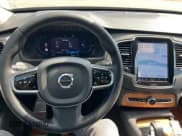 ✅ 2023 Volvo XC90 Plus Bright Theme • VIN: YV4H60CN8P1985514 • Lot: 57177535. Listed on Copart with 117,257 mi. Free auction sales archive from the USA and detailed vehicle history report at DreamBid. Image 7.