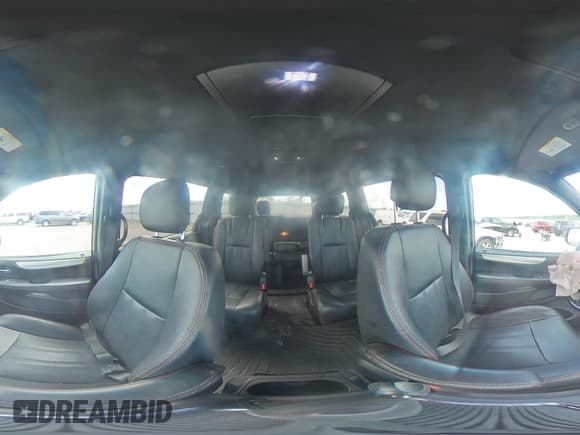 ✅ 2020 Dodge Grand Caravan GT • VIN: 2C4RDGEG5LR199647 • Lot: 71192875. Wystawiony na Copart z przebiegiem 85 893 mil. Bezpłatny archiwum sprzedaży aukcyjnych z USA i szczegółowy raport historii pojazdu na DreamBid. Zdjęcie 16.