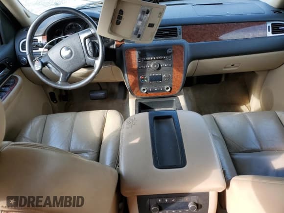 ✅ 2007 Chevrolet Suburban LTZ • VIN: 3GNFK16357G157497 • Lot: 79514294. Wystawiony na Copart z przebiegiem Nie podano. Bezpłatny archiwum sprzedaży aukcyjnych z USA i szczegółowy raport historii pojazdu na DreamBid. Zdjęcie 8.