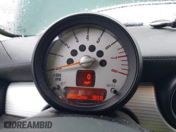 ✅ 2014 MINI Clubman • VIN: WMWZF3C50ET571554 • Lot: 42193844. Wystawiony na IAAI z przebiegiem 70 422 mil. Bezpłatny archiwum sprzedaży aukcyjnych z USA i szczegółowy raport historii pojazdu na DreamBid. Zdjęcie 7.