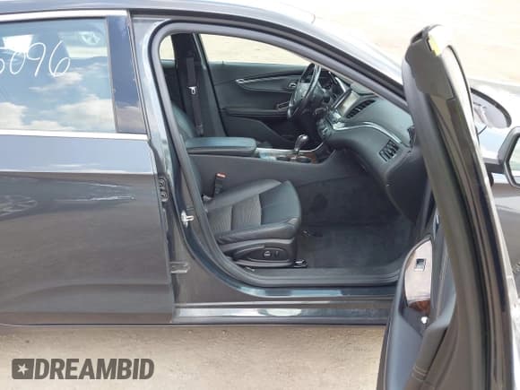 ✅ 2015 Chevrolet Impala LT • VIN: 2G1115SL2F9249672 • Lot: 43005096. Wystawiony na IAAI z przebiegiem 138 123 mil. Bezpłatny archiwum sprzedaży aukcyjnych z USA i szczegółowy raport historii pojazdu na DreamBid. Zdjęcie 5.