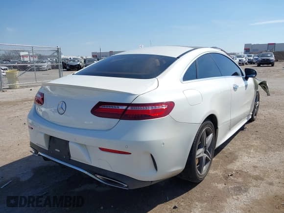 ✅ 2019 Mercedes-Benz E 450 • VIN: WDD1J6HB6KF079366 • Lot: 41668935. Listed on IAAI with 73,346 mi. Free auction sales archive from the USA and detailed vehicle history report at DreamBid. Image 4.